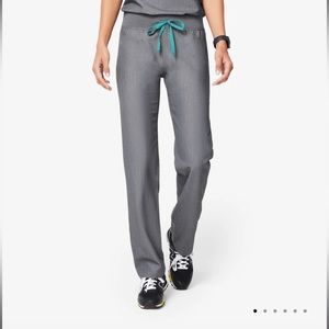 FIGS Livingston basic scrub pants in graphite